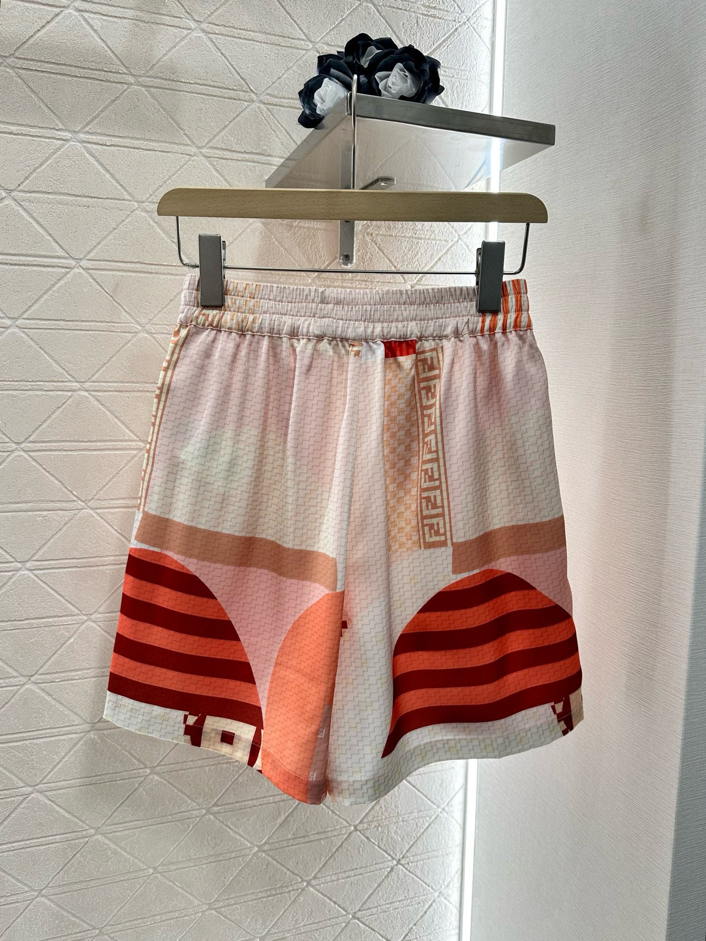 F*♥2025 new products are on sale Contrast color short-sleeved shirt and shorts set