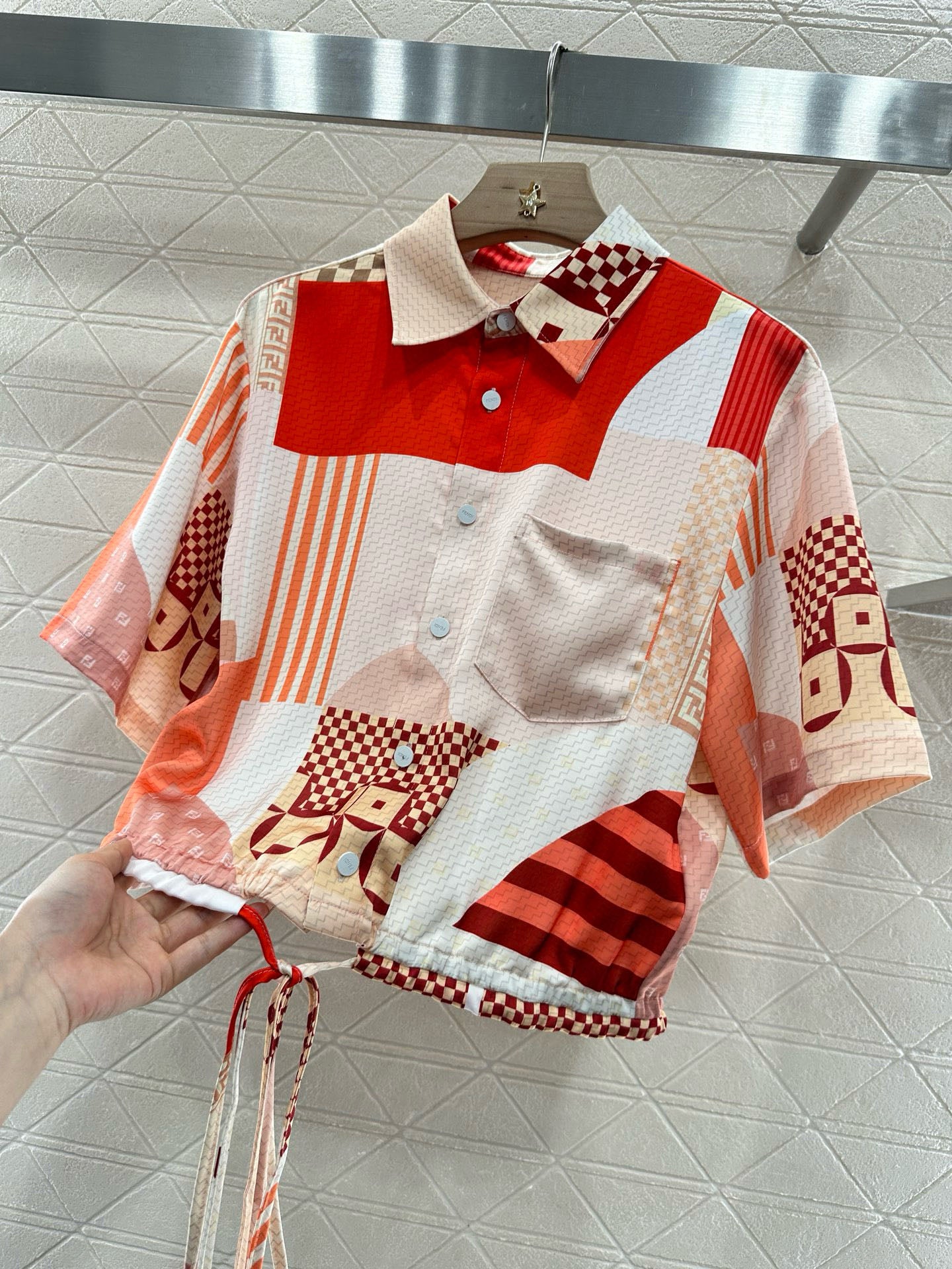 F*♥2025 new products are on sale Contrast color short-sleeved shirt and shorts set