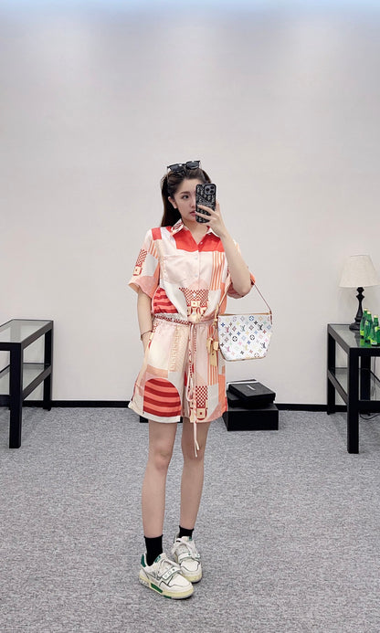 F*♥2025 new products are on sale Contrast color short-sleeved shirt and shorts set