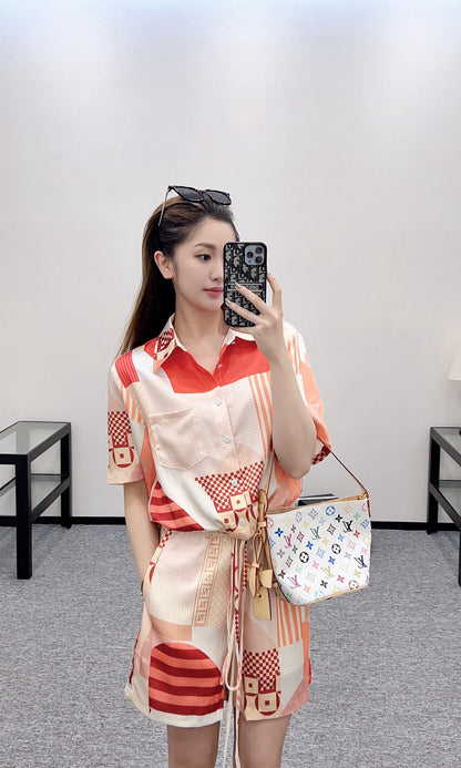 F*♥2025 new products are on sale Contrast color short-sleeved shirt and shorts set