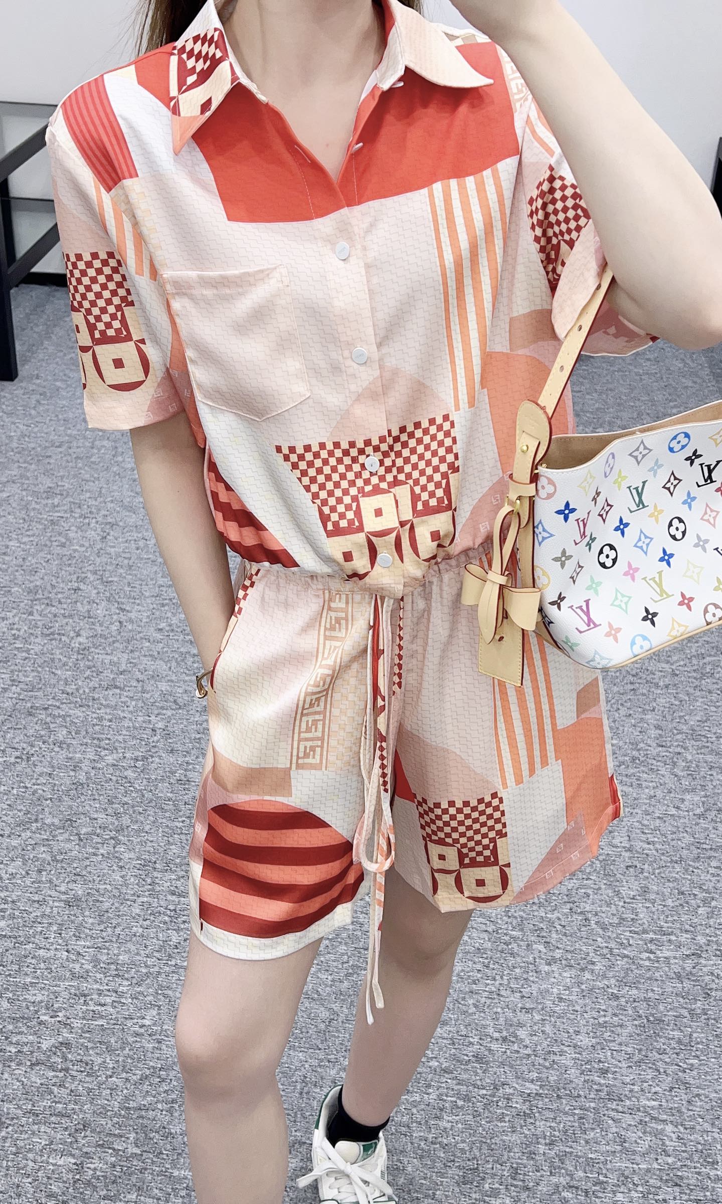 F*♥2025 new products are on sale Contrast color short-sleeved shirt and shorts set