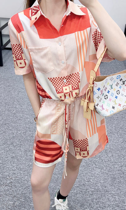 F*♥2025 new products are on sale Contrast color short-sleeved shirt and shorts set