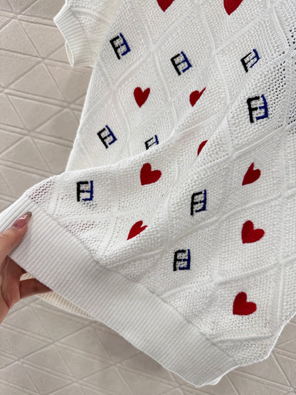 F*♥2025 new product Heart-shaped hollow knitted short sleeves