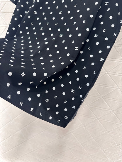 C*♥2025 new product Round neck polka dot letters