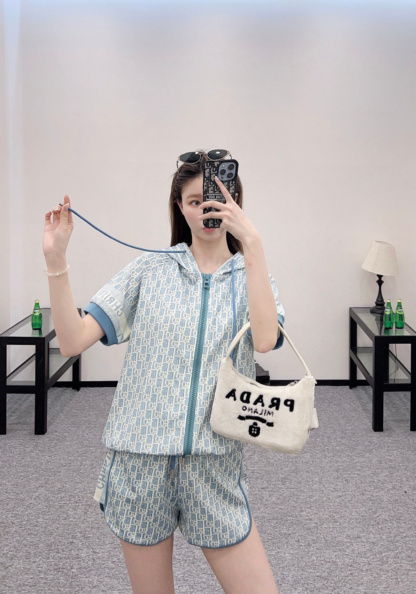 L*♥2025 new product Short shirt skirt pants set