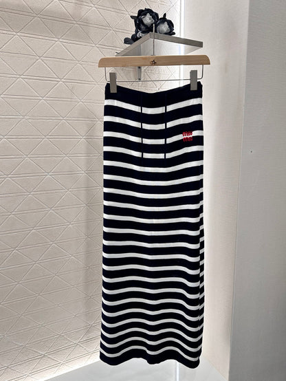 Mi*mi*♥2025 new product Knitted vest long skirt set