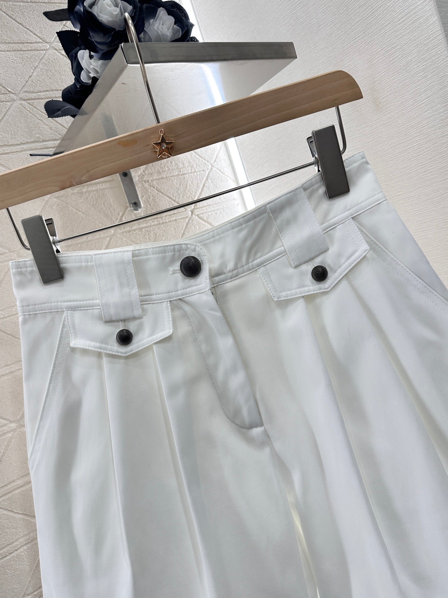 Louis*♥2025 new products Pleated shorts