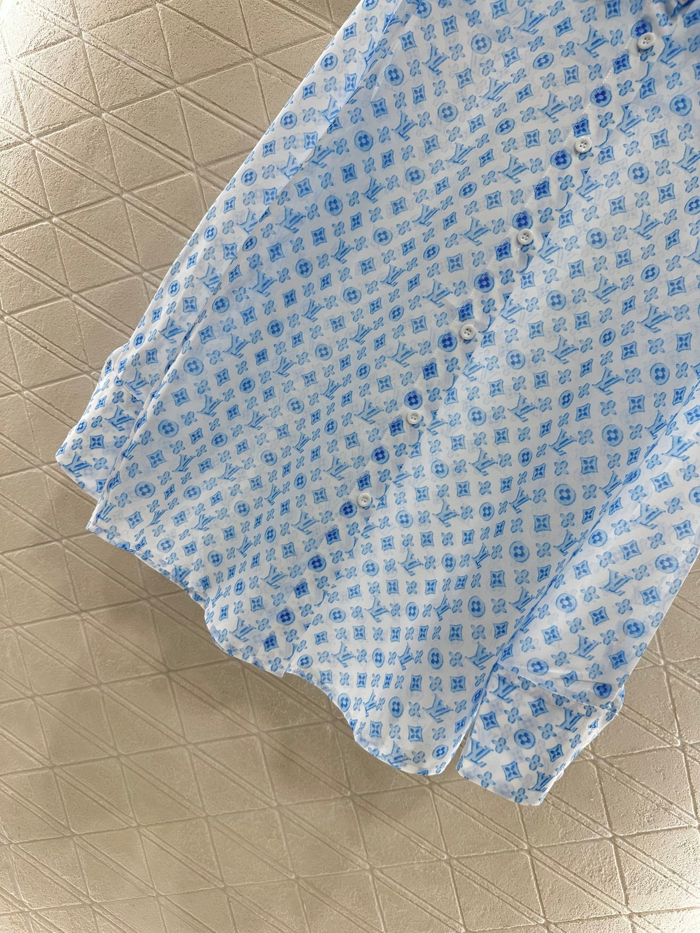 L*♥2025 new arrivals Printed silhouette shirt