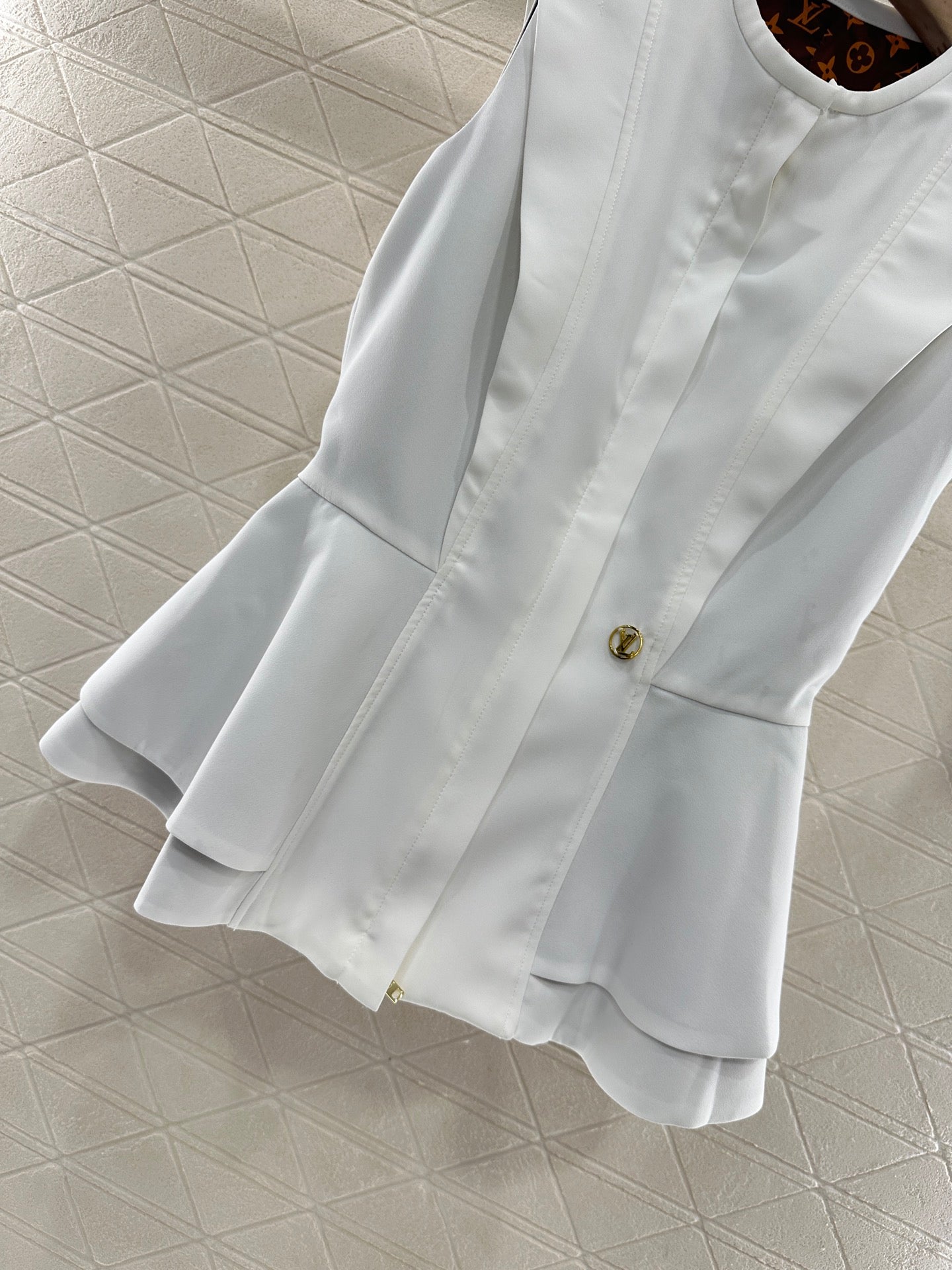 ♥L*♥2025 new product Lace sleeveless top