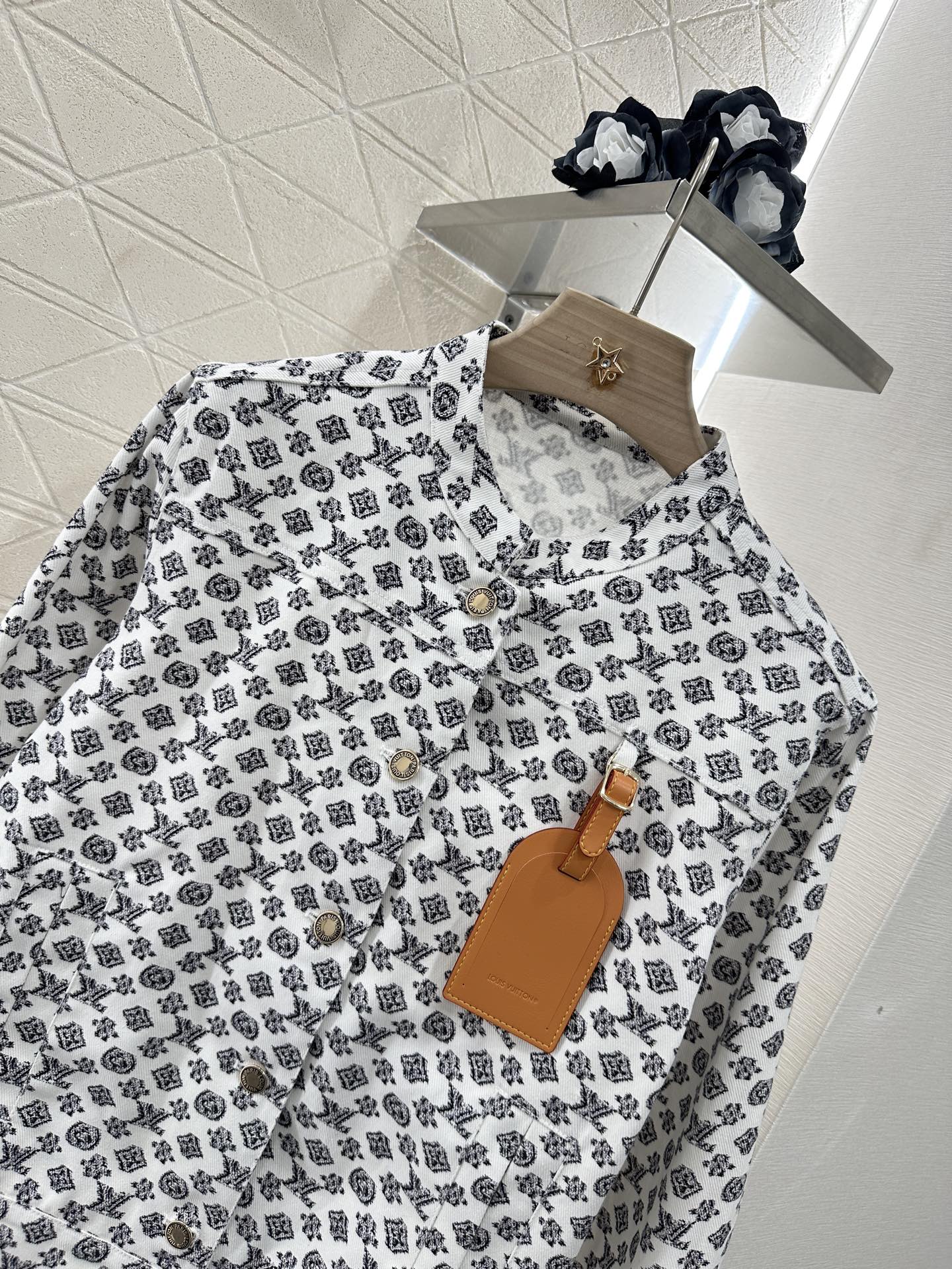 Louis *♥2025 new product Denim jacket and shorts set
