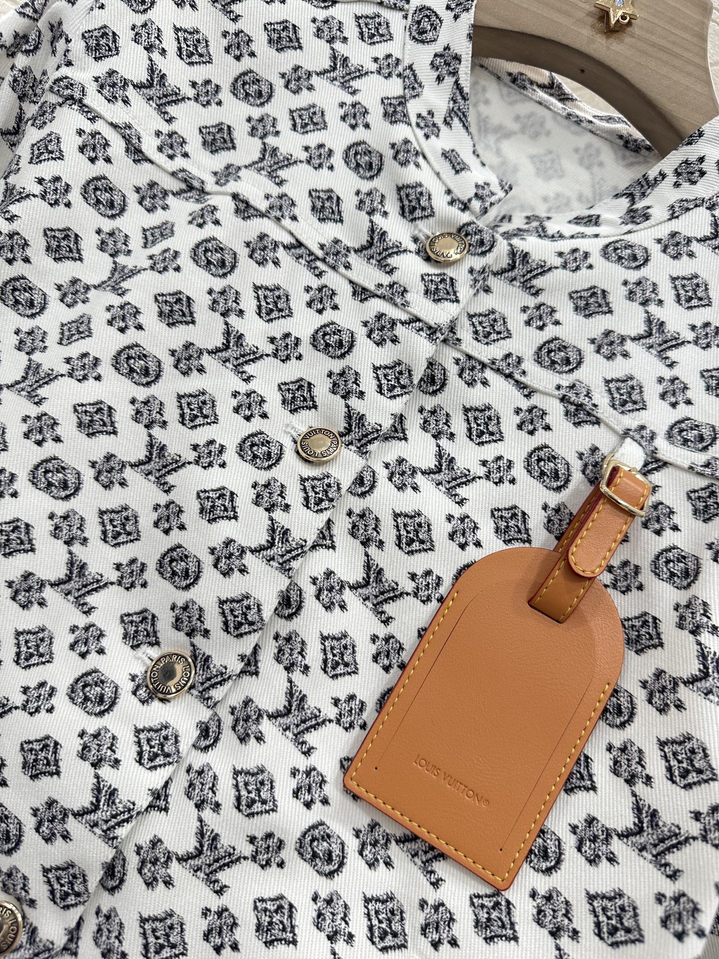 Louis *♥2025 new product Denim jacket and shorts set