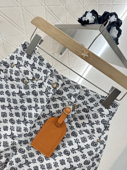 Louis *♥2025 new product Denim jacket and shorts set