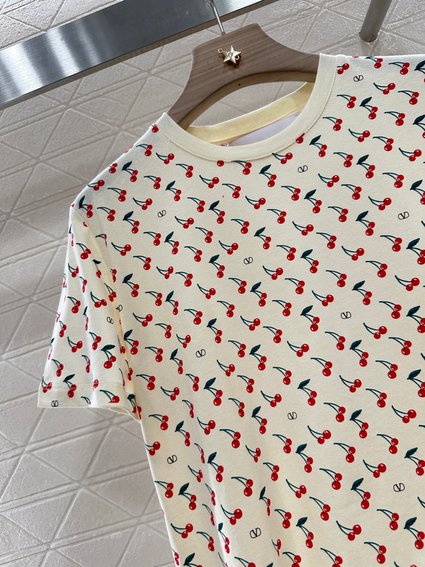 V*♥New arrival Cherry short sleeves