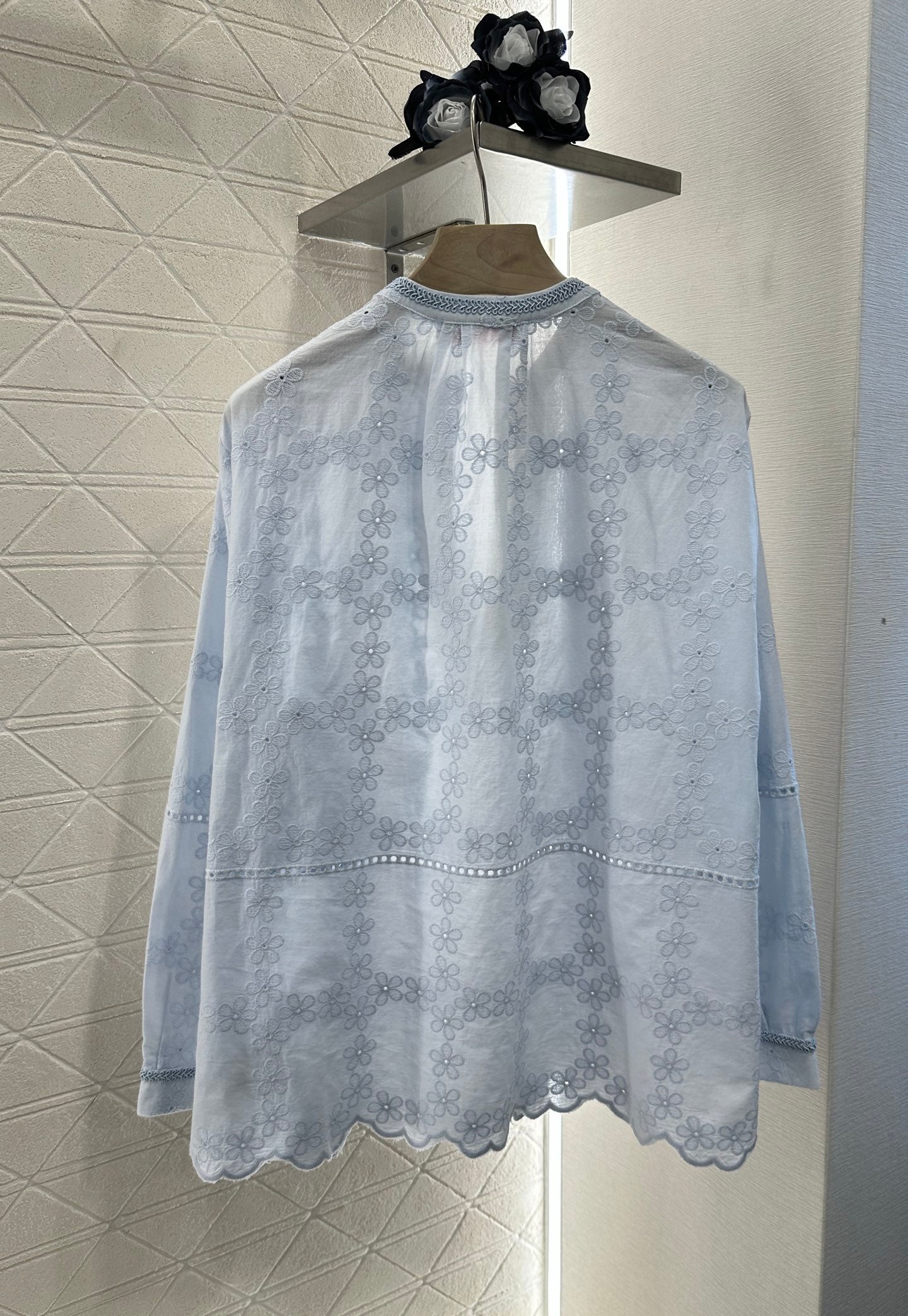 V*♥New Arrival Embroidered Outline Top and Shorts Set