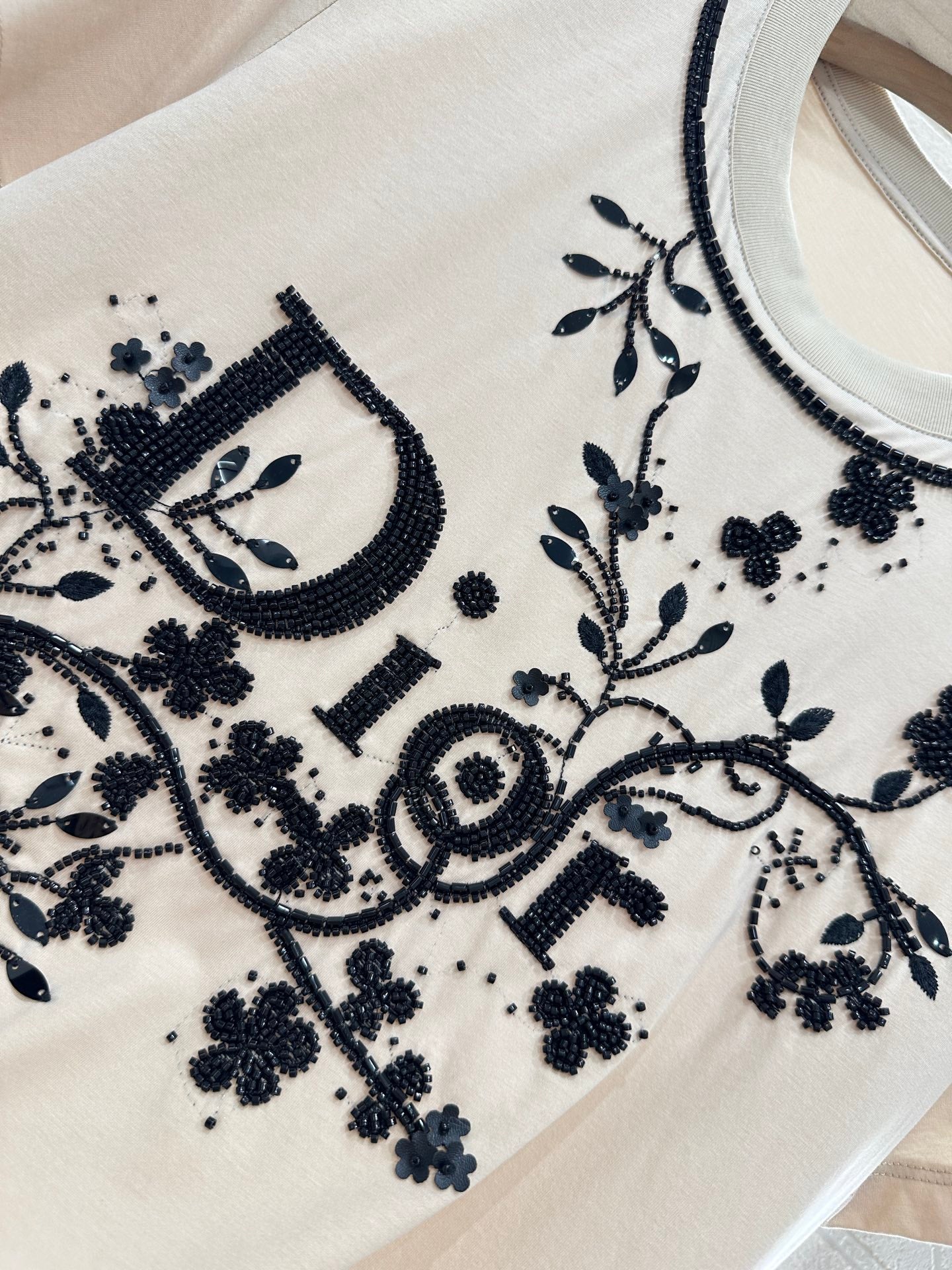 D*♥2025 new products Embroidered short sleeves