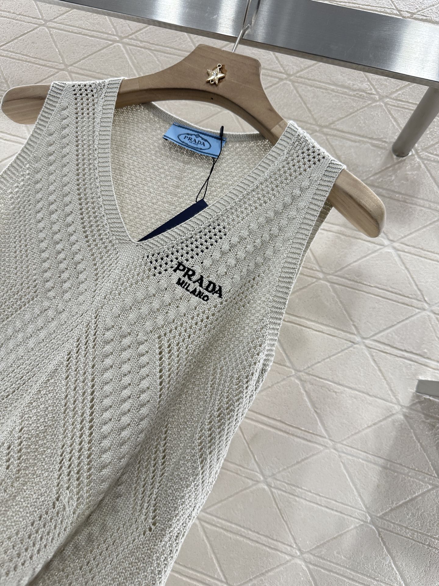 P*♥2025 new product Hollow knitted vest