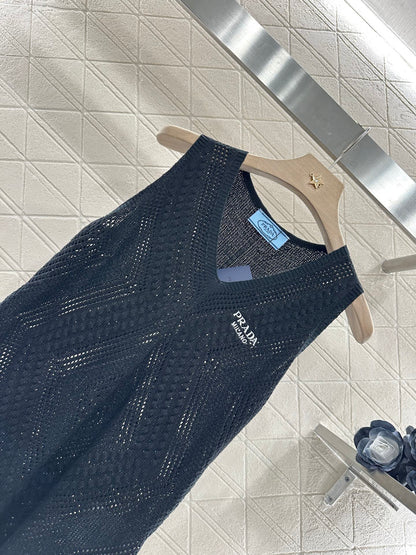 P*♥2025 new product Hollow knitted vest