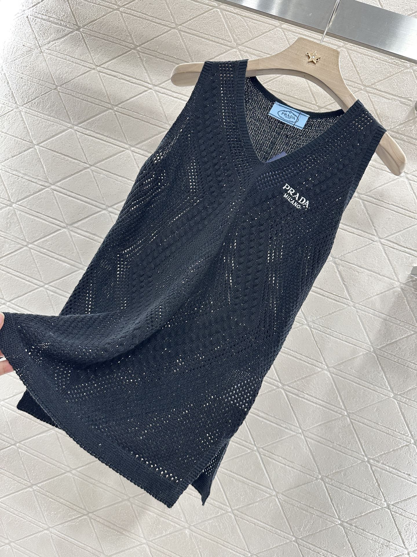 P*♥2025 new product Hollow knitted vest