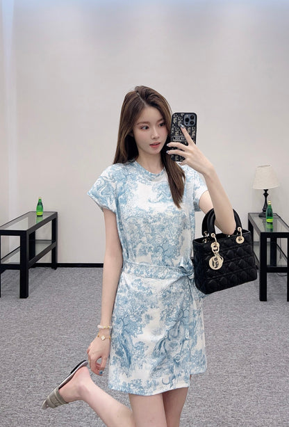 D*♥2025 new product Lace-up dress
