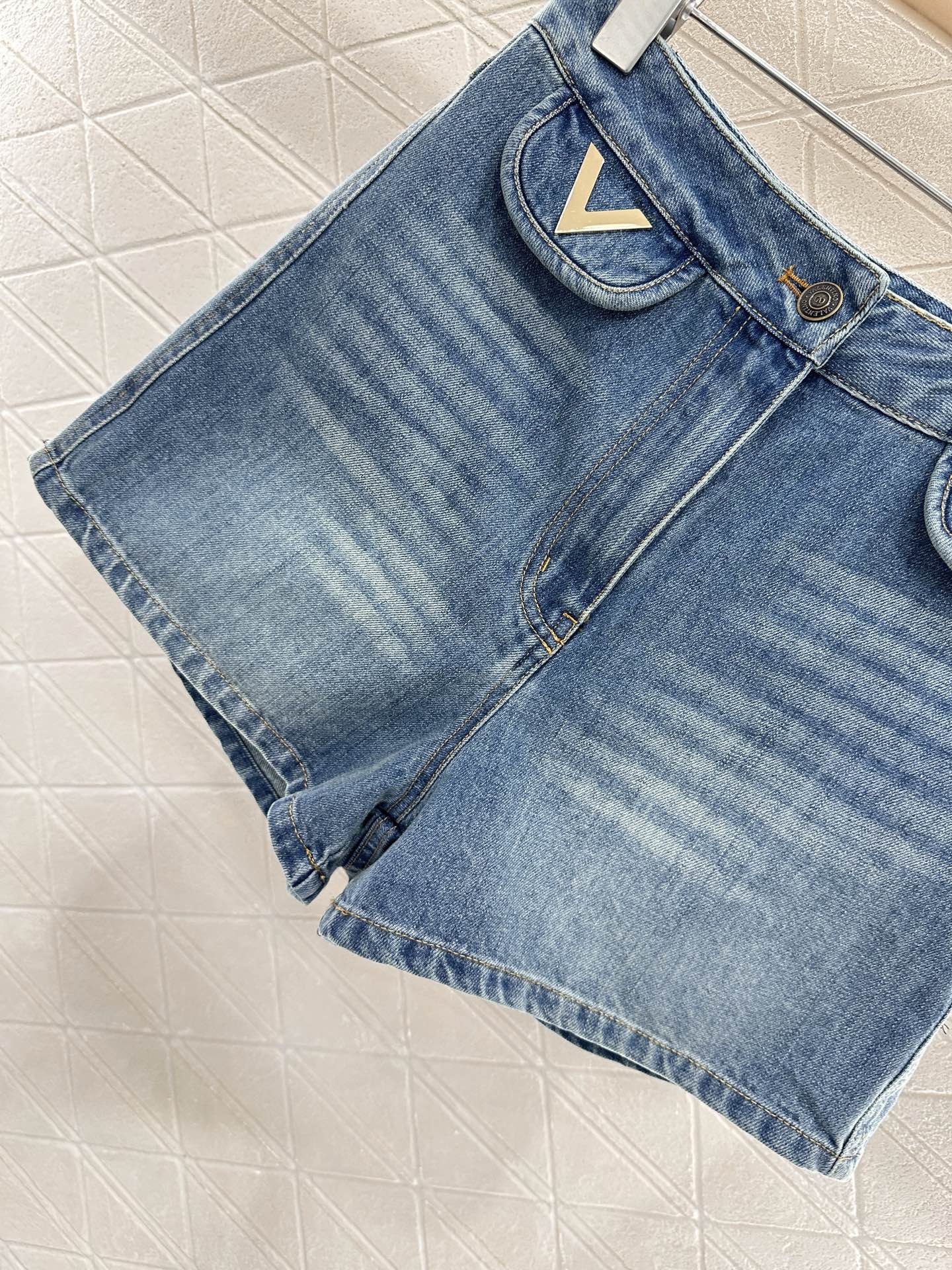 V*♥2025 new products Denim pocket shorts