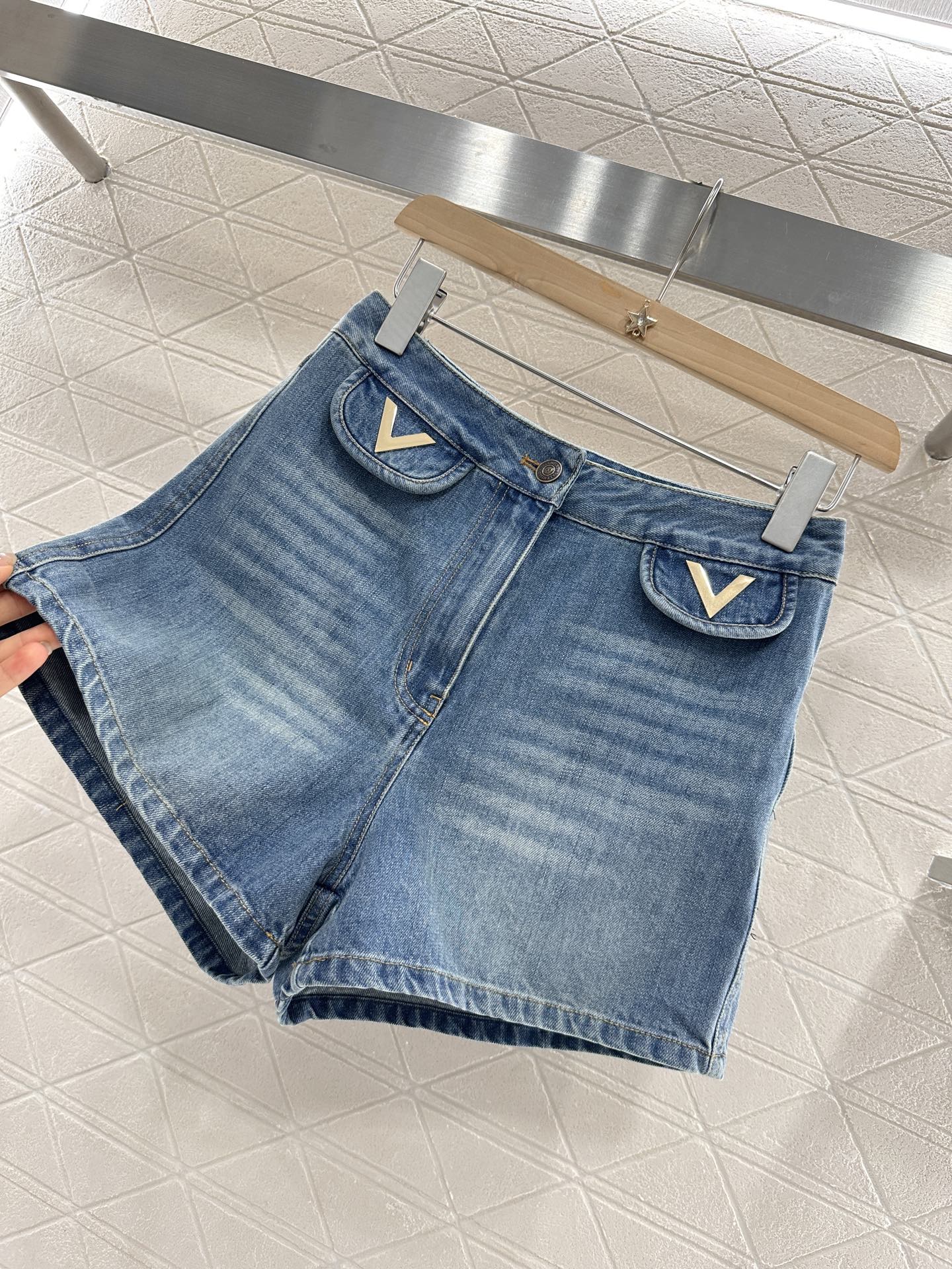 V*♥2025 new products Denim pocket shorts