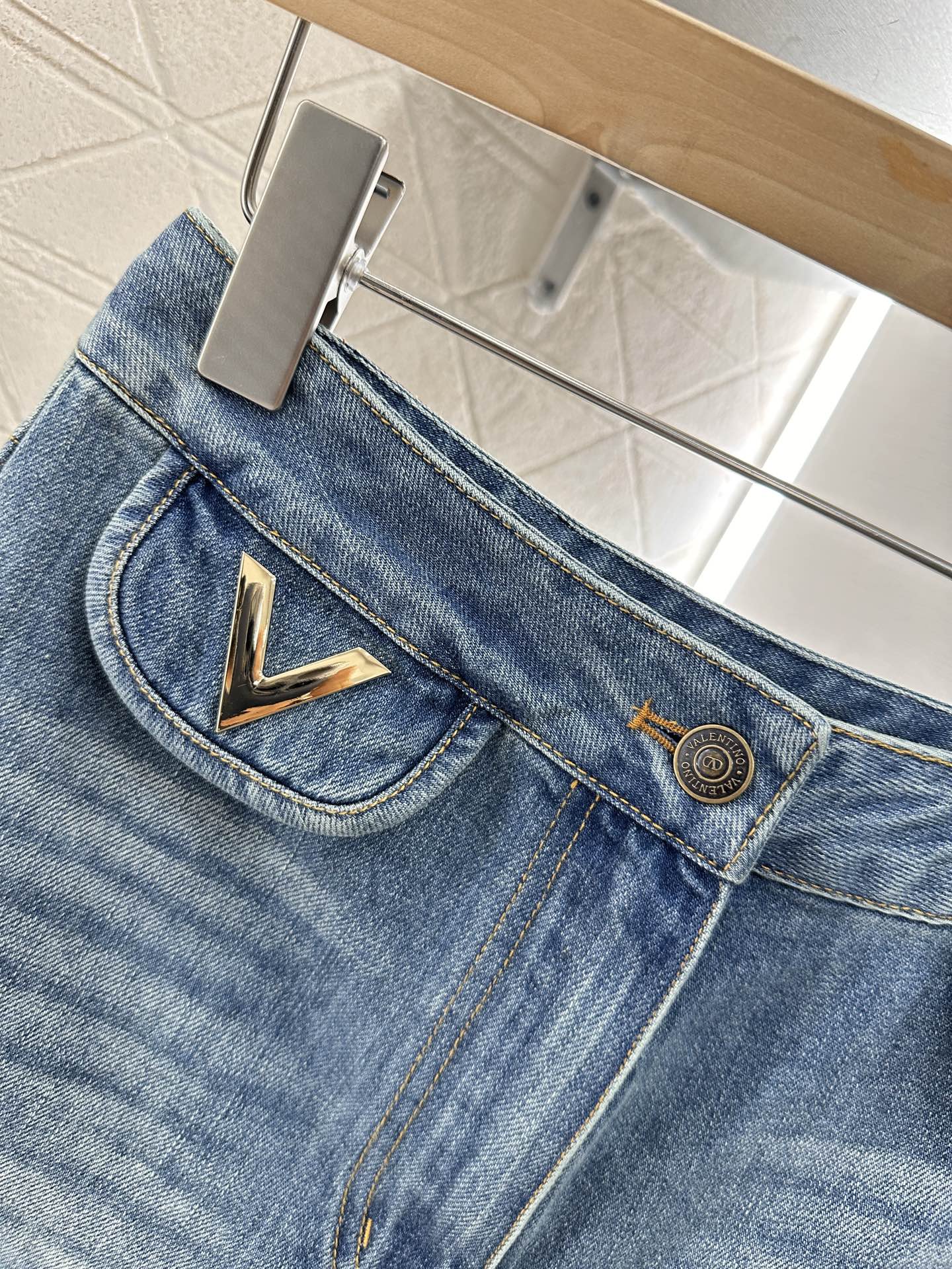 V*♥2025 new products Denim pocket shorts