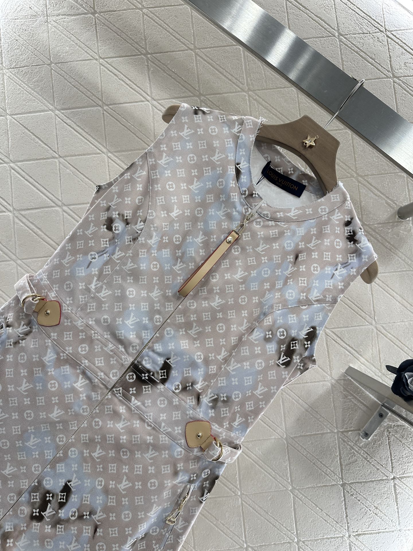 L*♥2025 new product Printed gradient vest dress