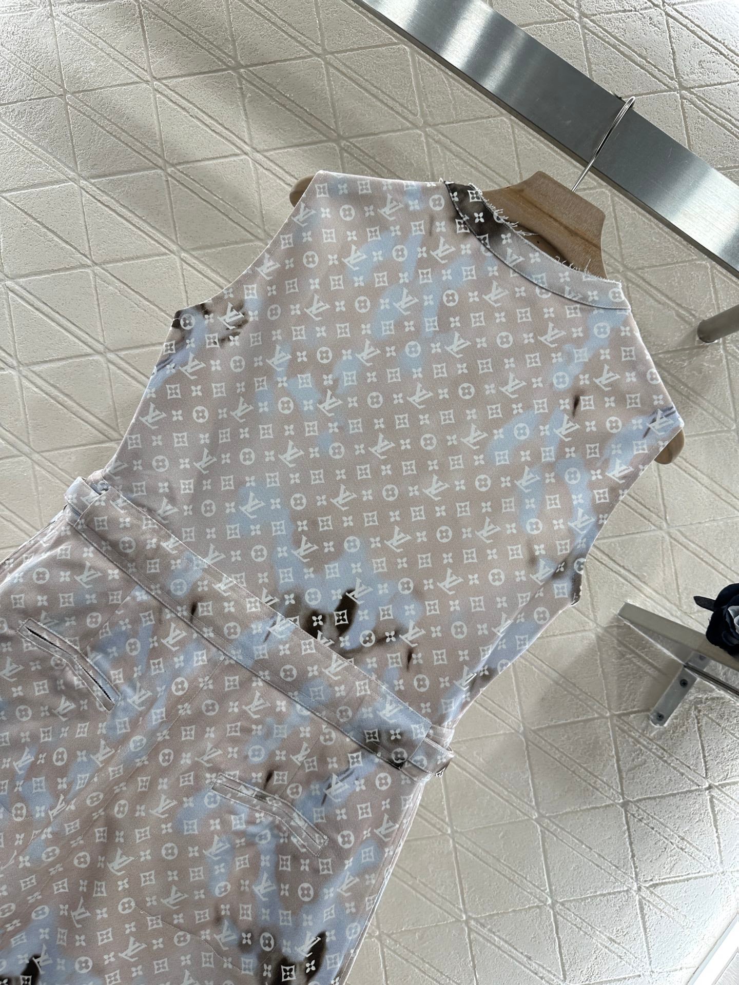 L*♥2025 new product Printed gradient vest dress