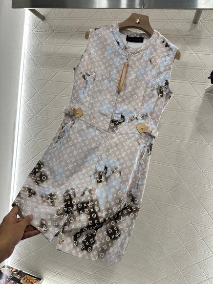 L*♥2025 new product Printed gradient vest dress