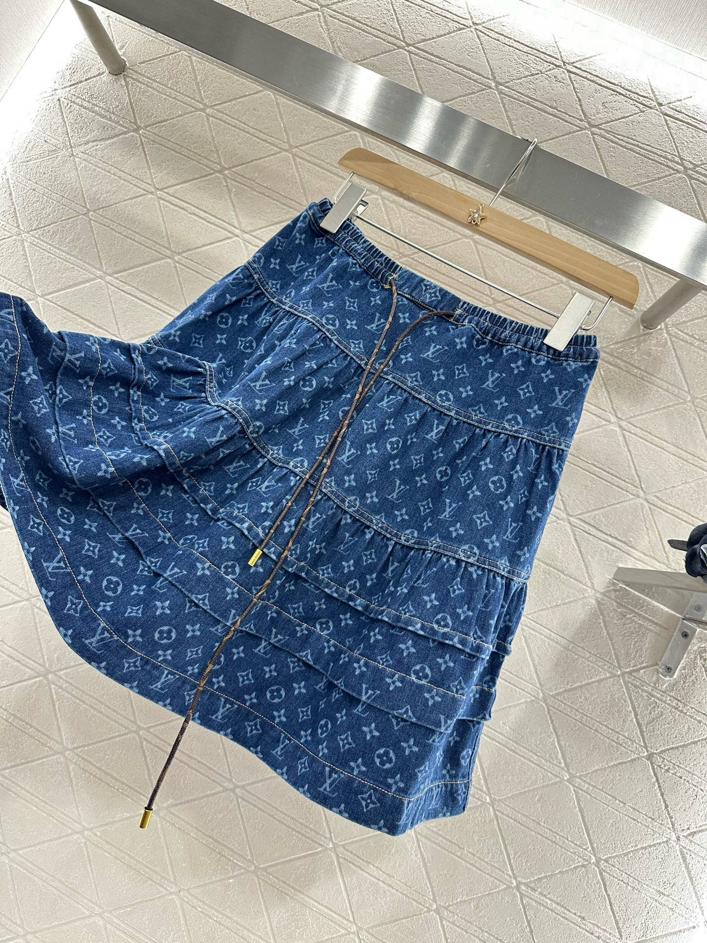 L *♥2025 new products Shirt and skirt suit