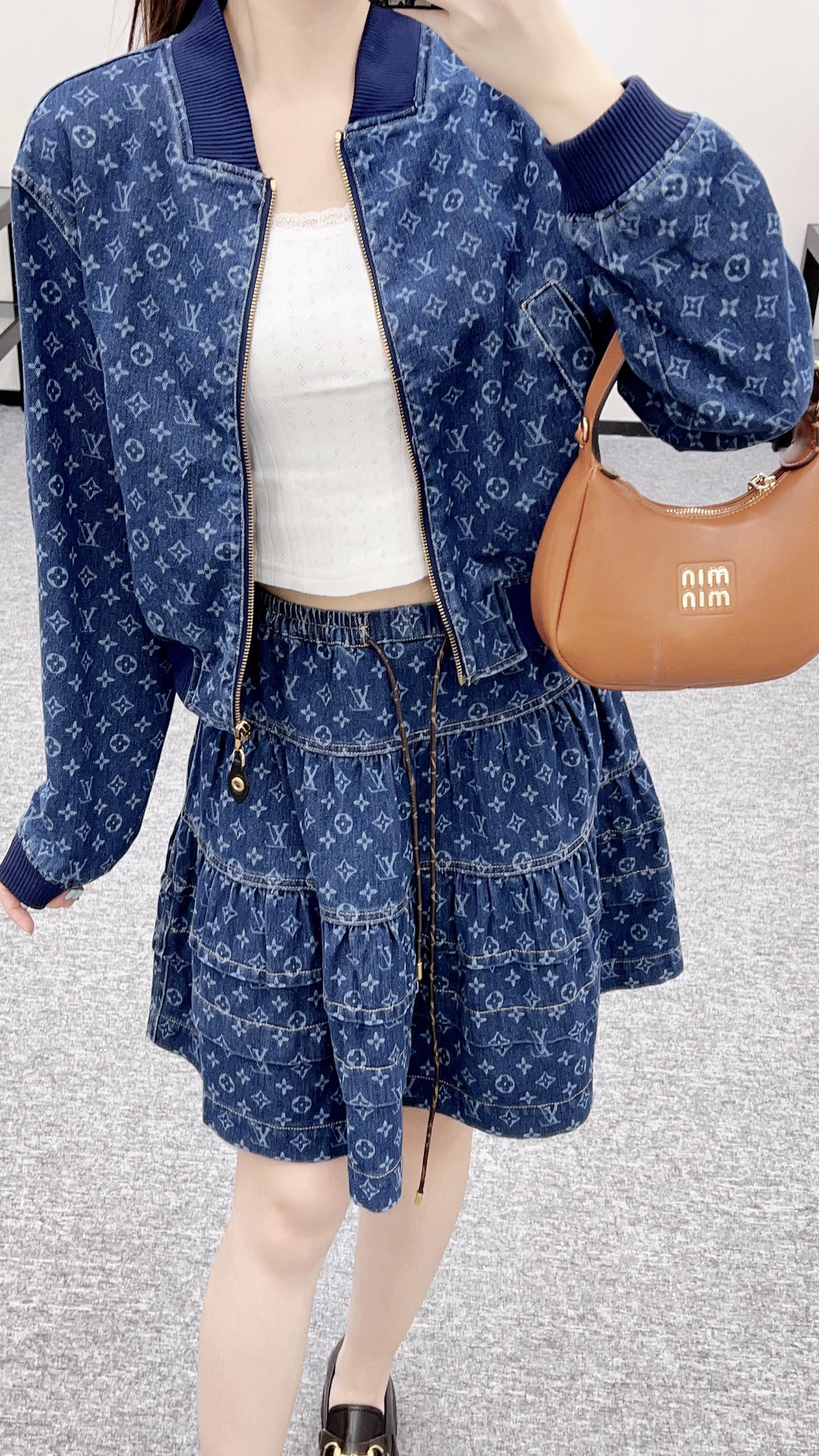 L *♥2025 new products Shirt and skirt suit