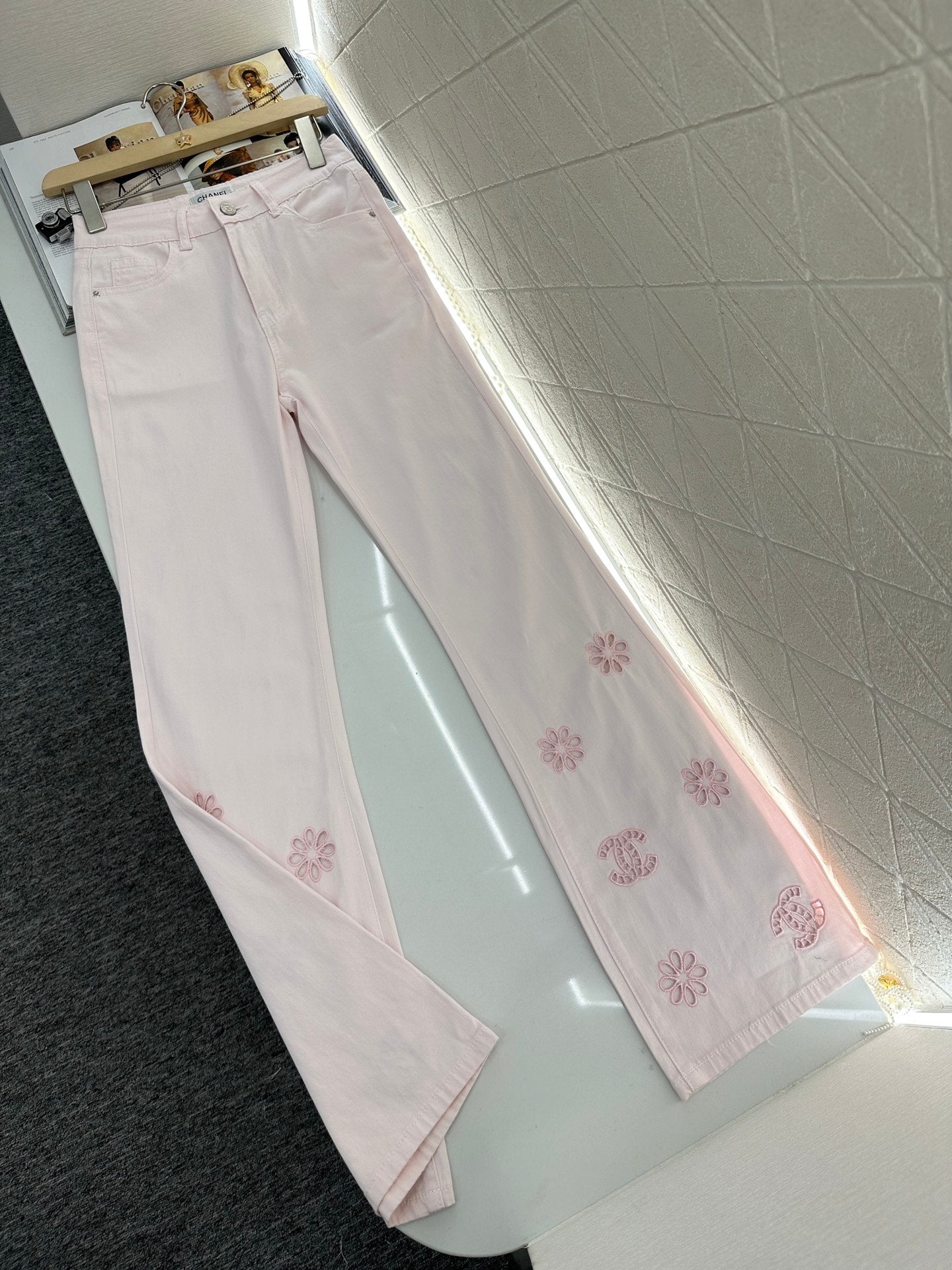 C*♥2025 new product Hollow embroidered jeans