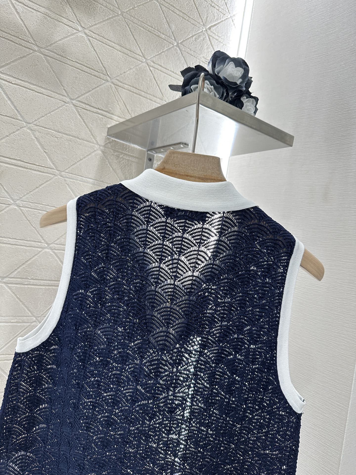 L*♥2025 new product Hollow knitted vest