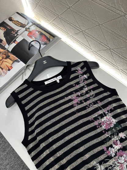 D*♥2025 new product Embroidered knitted vest