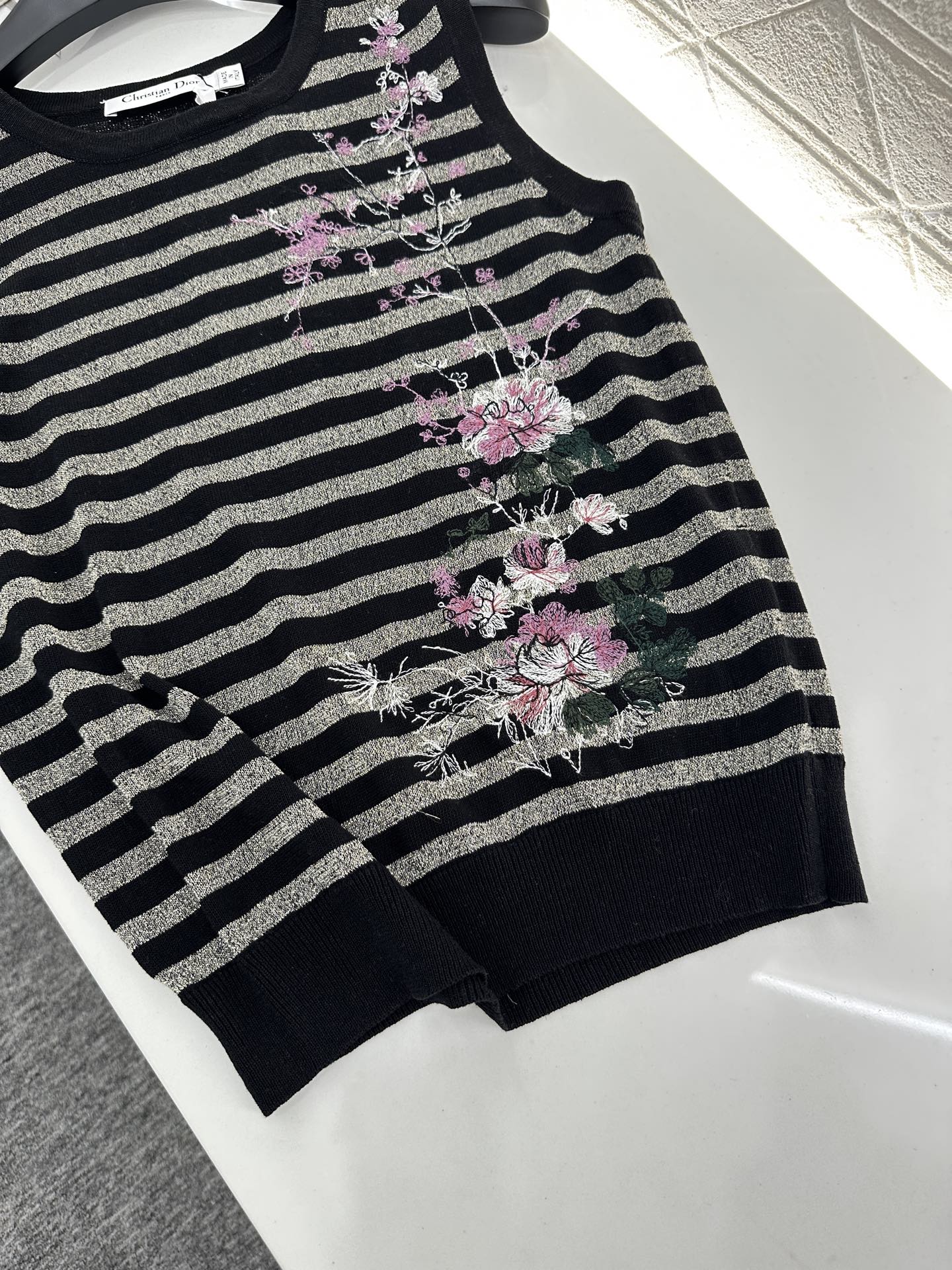 D*♥2025 new product Embroidered knitted vest