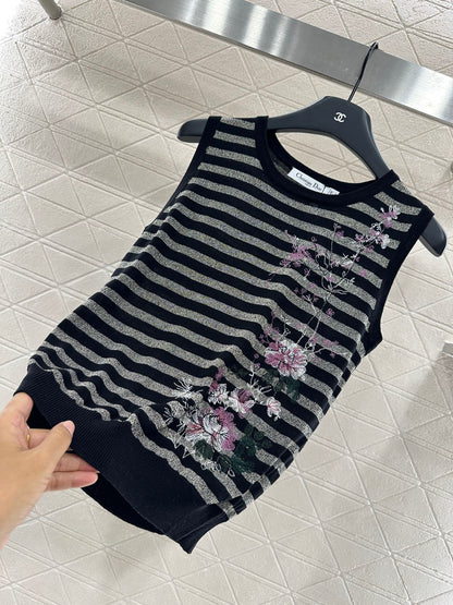D*♥2025 new product Embroidered knitted vest