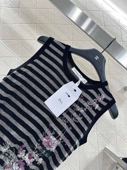 D*♥2025 new product Embroidered knitted vest