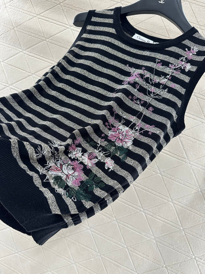 D*♥2025 new product Embroidered knitted vest