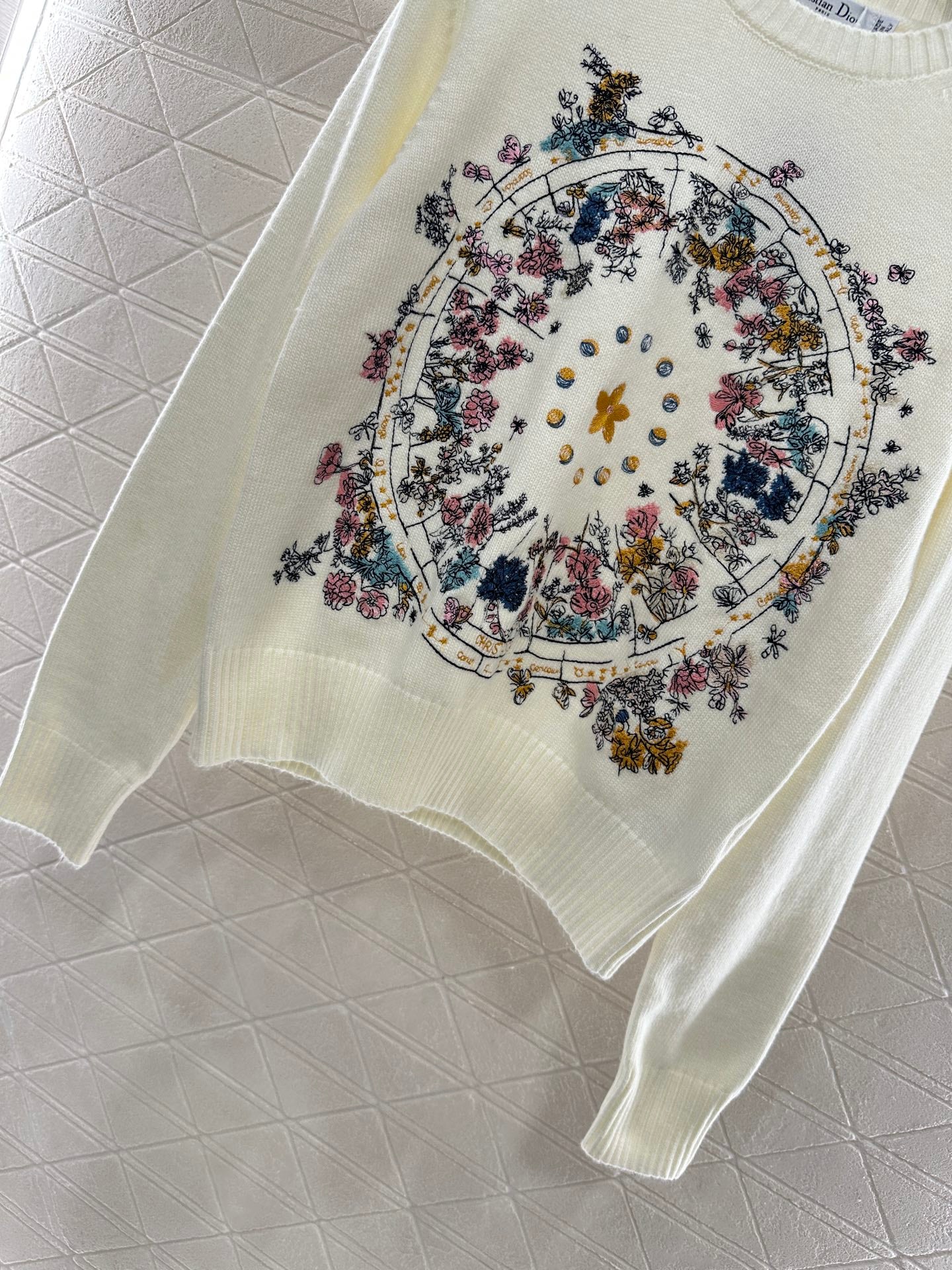 D*♥2025 new products Embroidered sweater
