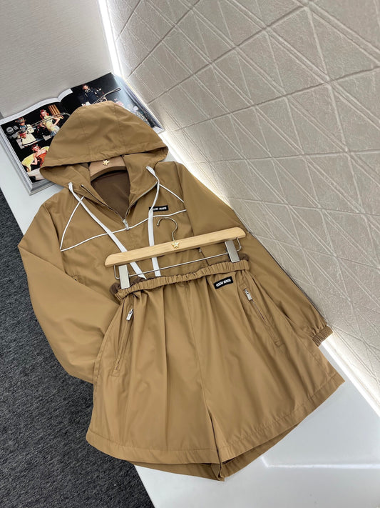 Mi*mi*♥2025 new product Hooded jacket and shorts set