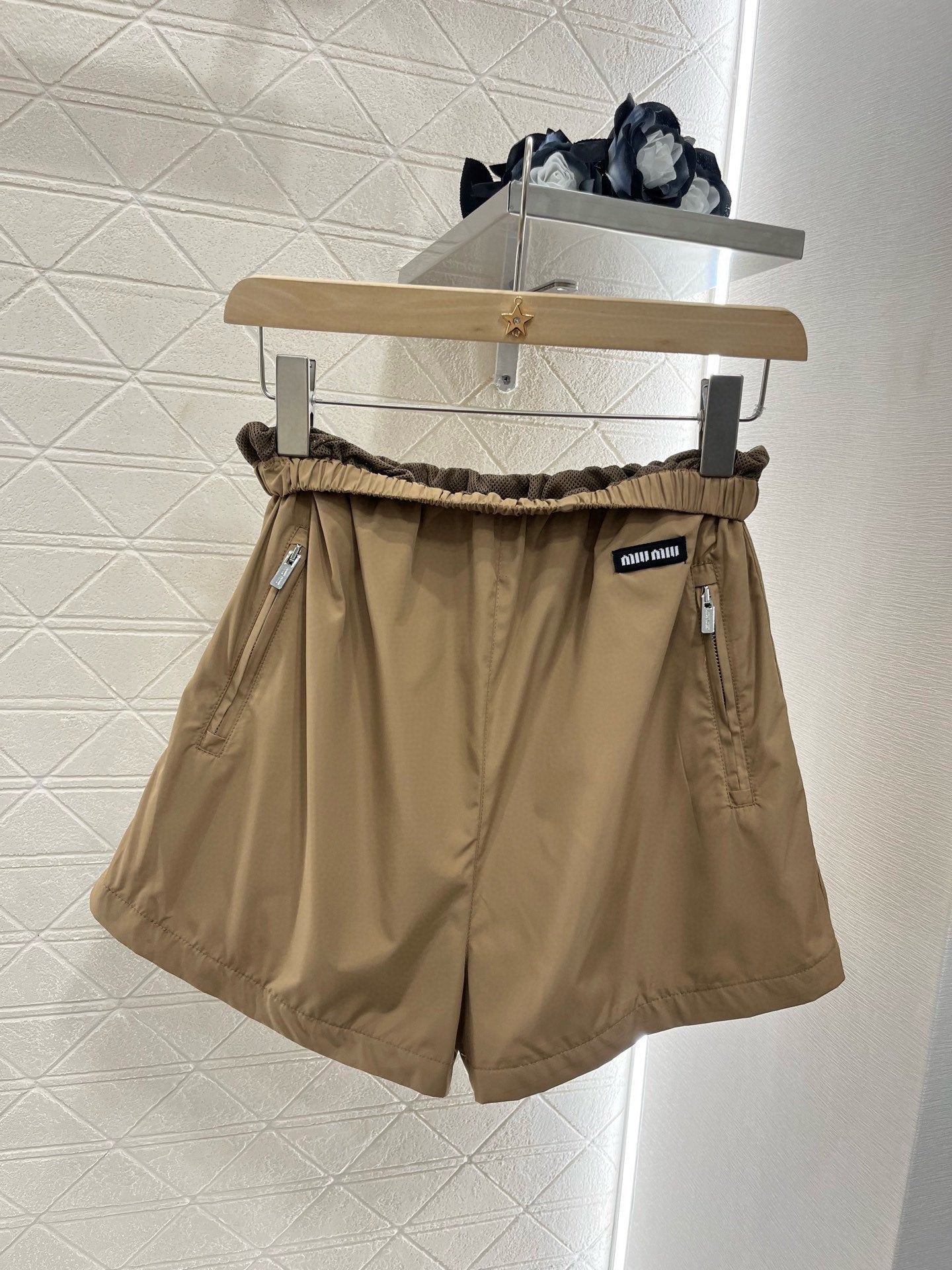 Mi*mi*♥2025 new product Hooded jacket and shorts set