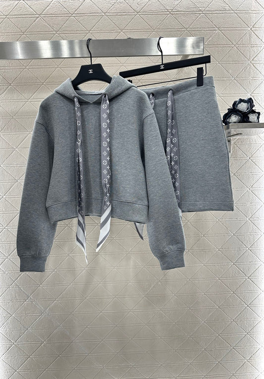Louis*♥2025 new products Silk sweater skirt set