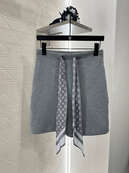 Louis*♥2025 new products Silk sweater skirt set