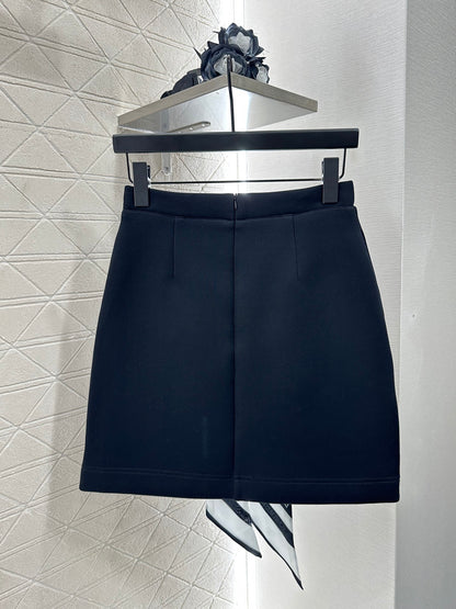 Louis*♥2025 new products Silk sweater skirt set