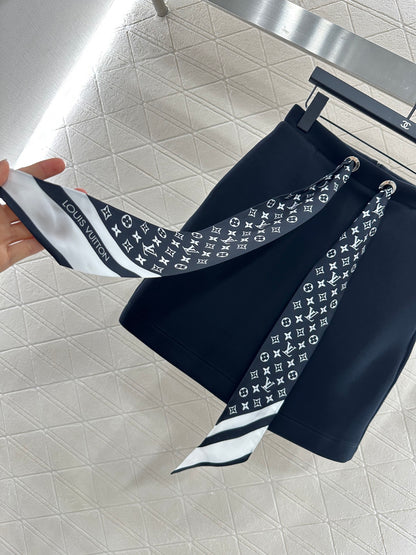 Louis*♥2025 new products Silk sweater skirt set