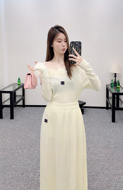C*♥2025 New Arrival Knitted Long-Sleeved Skirt Set