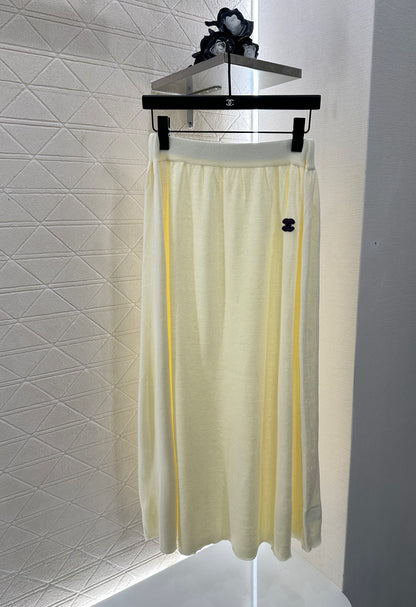 C*♥2025 New Arrival Knitted Long-Sleeved Skirt Set