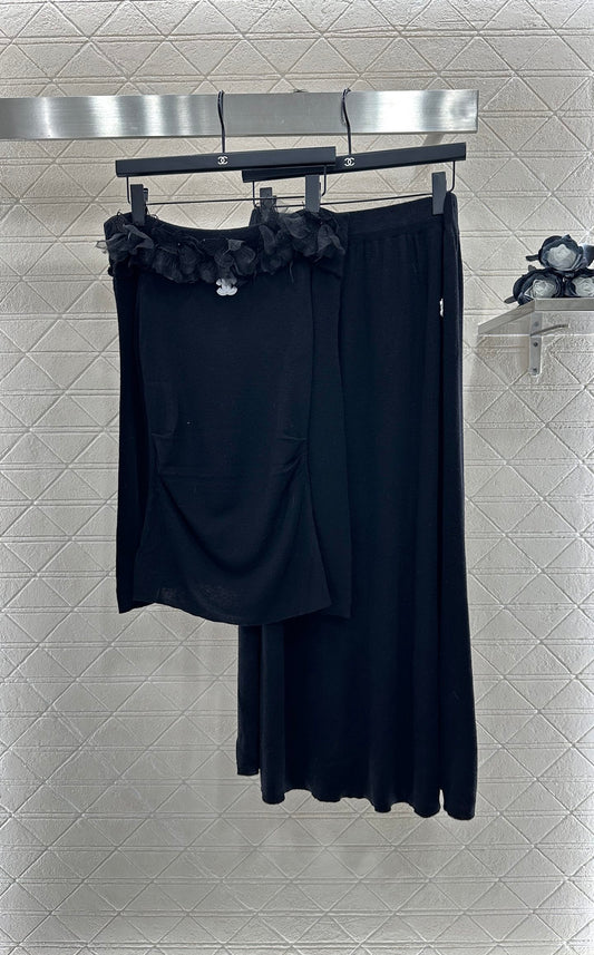 C*♥2025 New Arrival Knitted Long-Sleeved Skirt Set
