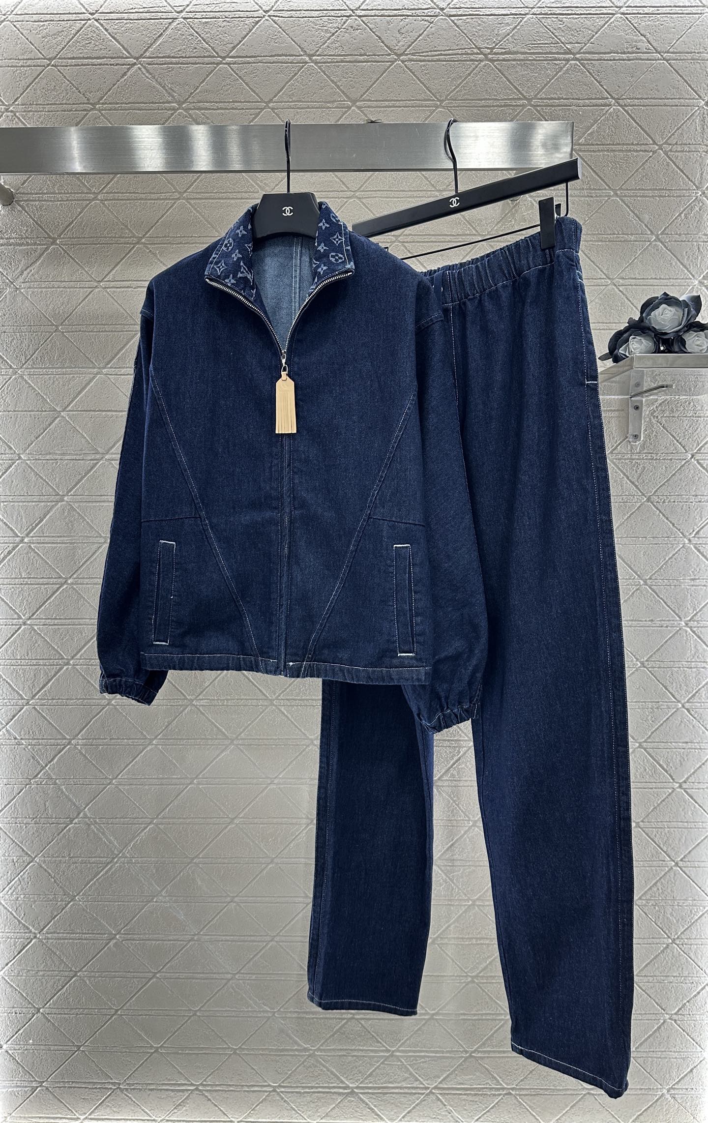 Louis*♥2025 New Arrivals Jacket and Pants Set