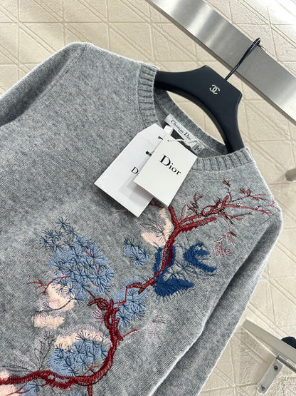 D*♥2025 New Arrival Embroidered Sweater